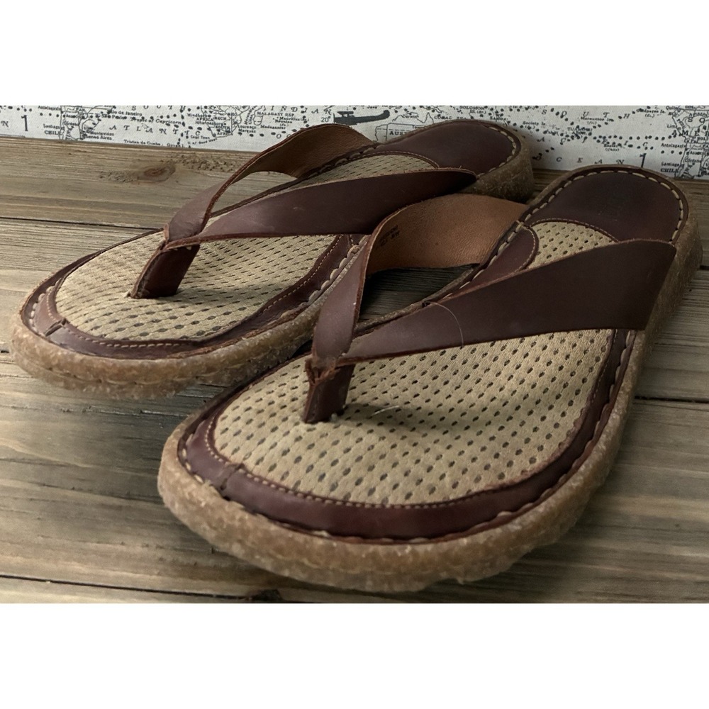 Born Sandals Brown Leather Thong Flip Flop Womens 9